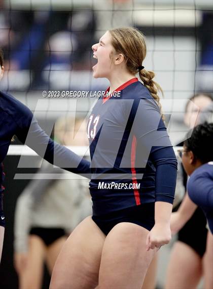 Thumbnail 2 in Allen vs Guyer photogallery.