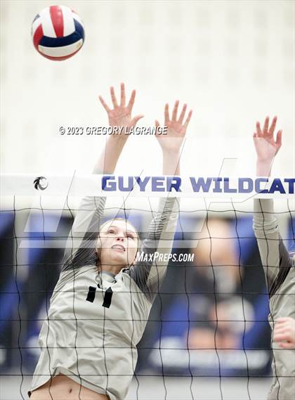 Thumbnail 2 in Allen vs Guyer photogallery.
