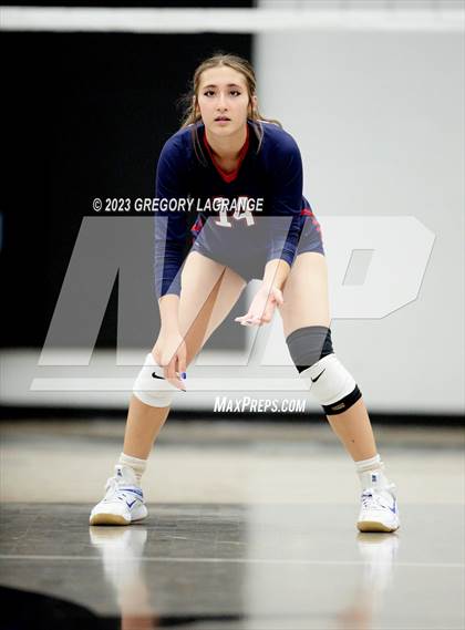 Thumbnail 3 in Allen vs Guyer photogallery.