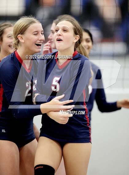 Thumbnail 3 in Allen vs Guyer photogallery.
