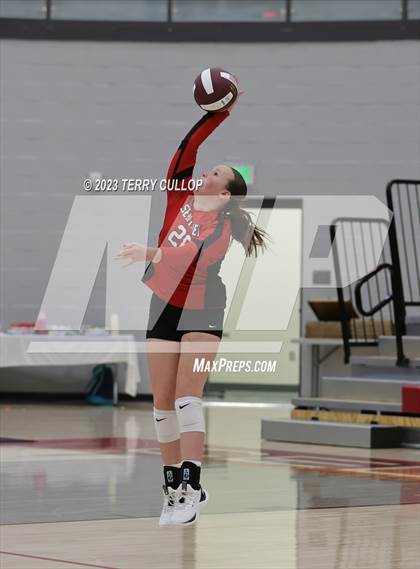 Thumbnail 2 in Mountain Ridge @ Cedar Valley (Sophomore) photogallery.