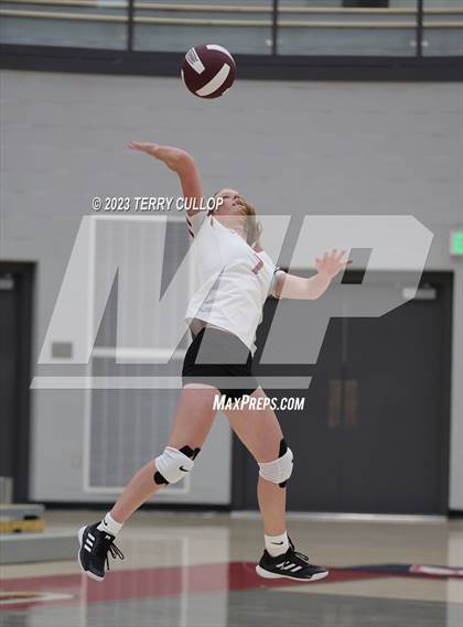 Thumbnail 2 in Mountain Ridge @ Cedar Valley (Sophomore) photogallery.