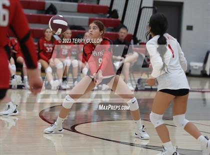 Thumbnail 3 in Mountain Ridge @ Cedar Valley (Sophomore) photogallery.