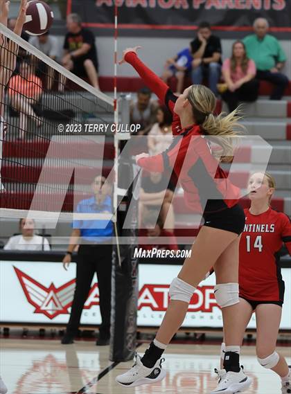 Thumbnail 2 in Mountain Ridge @ Cedar Valley (Sophomore) photogallery.