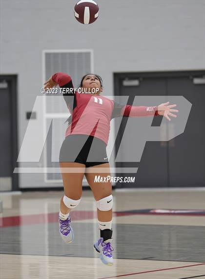 Thumbnail 1 in Mountain Ridge @ Cedar Valley (Sophomore) photogallery.