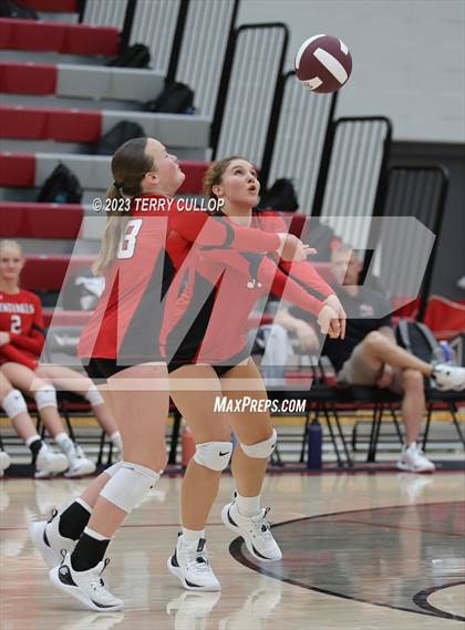 Thumbnail 3 in Mountain Ridge @ Cedar Valley (Sophomore) photogallery.