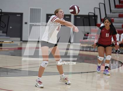 Thumbnail 2 in Mountain Ridge @ Cedar Valley (Sophomore) photogallery.