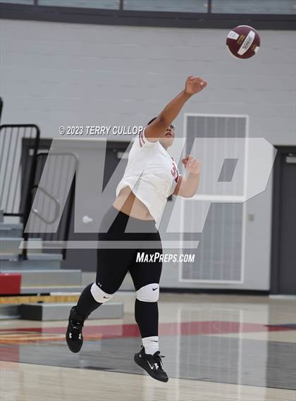 Thumbnail 2 in Mountain Ridge @ Cedar Valley (Sophomore) photogallery.