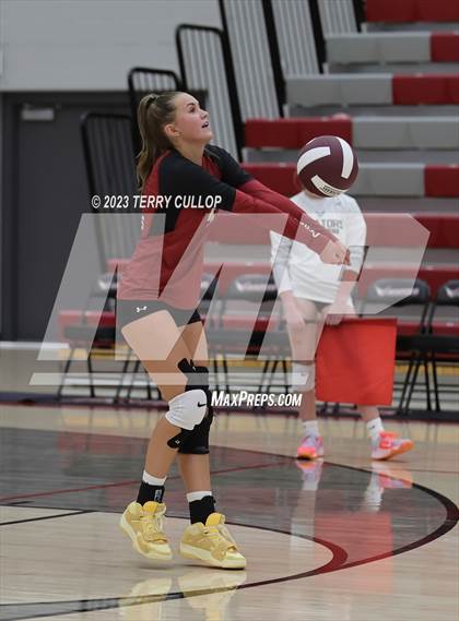 Thumbnail 3 in Mountain Ridge @ Cedar Valley (Sophomore) photogallery.
