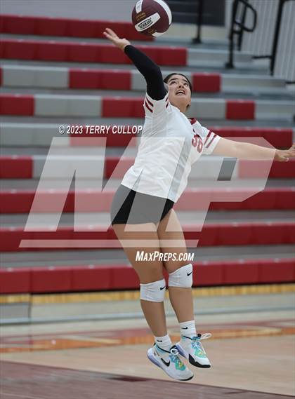 Thumbnail 2 in Mountain Ridge @ Cedar Valley (Sophomore) photogallery.