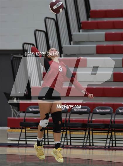 Thumbnail 1 in Mountain Ridge @ Cedar Valley (Sophomore) photogallery.