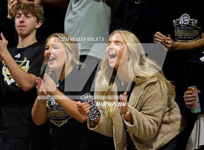 Thumbnail 2 in Jefferson vs. Calhoun (GHSA 3A State Finals) photogallery.