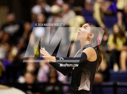 Thumbnail 1 in Jefferson vs. Calhoun (GHSA 3A State Finals) photogallery.