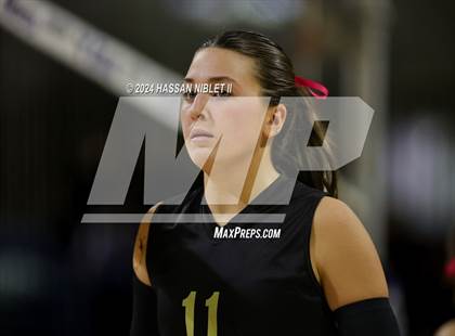 Thumbnail 2 in Jefferson vs. Calhoun (GHSA 3A State Finals) photogallery.