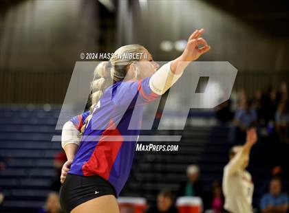 Thumbnail 1 in Jefferson vs. Calhoun (GHSA 3A State Finals) photogallery.
