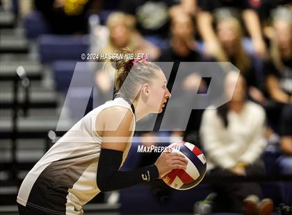 Thumbnail 2 in Jefferson vs. Calhoun (GHSA 3A State Finals) photogallery.