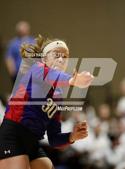 Thumbnail 1 in Jefferson vs. Calhoun (GHSA 3A State Finals) photogallery.