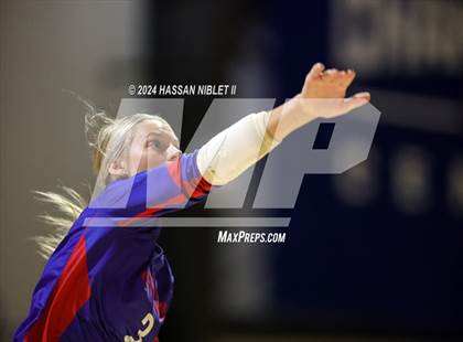 Thumbnail 3 in Jefferson vs. Calhoun (GHSA 3A State Finals) photogallery.