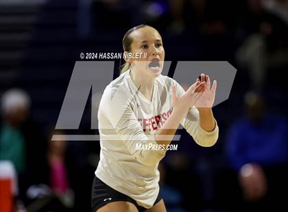Thumbnail 2 in Jefferson vs. Calhoun (GHSA 3A State Finals) photogallery.