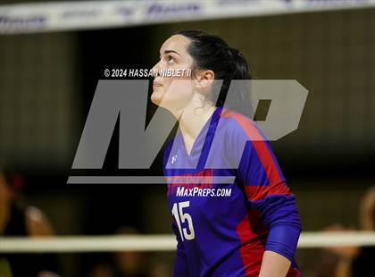 Thumbnail 3 in Jefferson vs. Calhoun (GHSA 3A State Finals) photogallery.