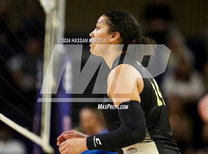 Thumbnail 1 in Jefferson vs. Calhoun (GHSA 3A State Finals) photogallery.
