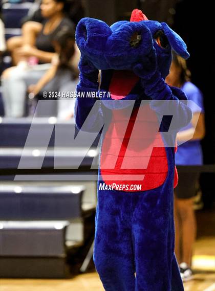 Thumbnail 3 in Jefferson vs. Calhoun (GHSA 3A State Finals) photogallery.