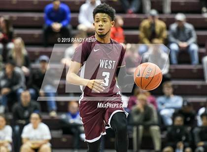 Thumbnail 3 in Belleville West vs Shadow Mountain (Bass Pro Shop Tournament of Champions) photogallery.