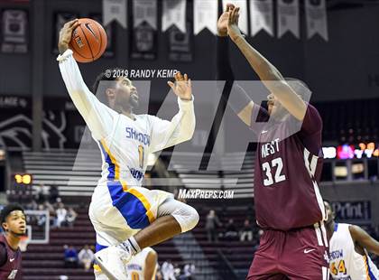 Thumbnail 3 in Belleville West vs Shadow Mountain (Bass Pro Shop Tournament of Champions) photogallery.