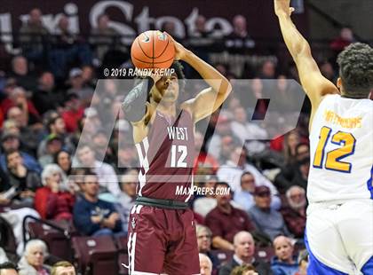 Thumbnail 3 in Belleville West vs Shadow Mountain (Bass Pro Shop Tournament of Champions) photogallery.