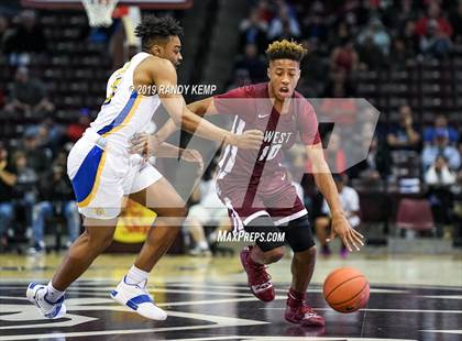 Thumbnail 3 in Belleville West vs Shadow Mountain (Bass Pro Shop Tournament of Champions) photogallery.