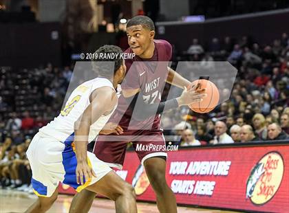 Thumbnail 2 in Belleville West vs Shadow Mountain (Bass Pro Shop Tournament of Champions) photogallery.