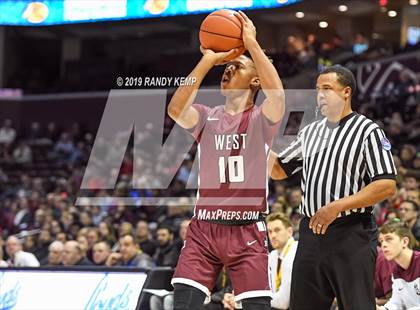 Thumbnail 3 in Belleville West vs Shadow Mountain (Bass Pro Shop Tournament of Champions) photogallery.