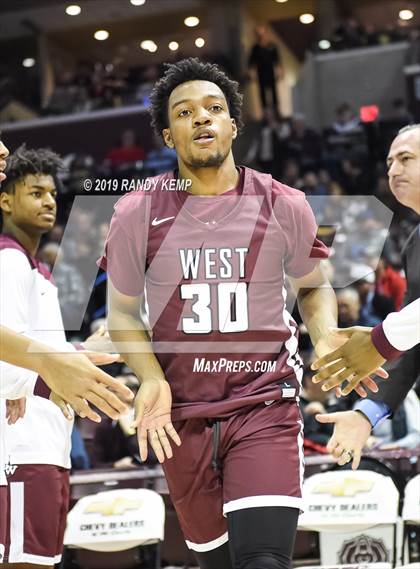 Thumbnail 2 in Belleville West vs Shadow Mountain (Bass Pro Shop Tournament of Champions) photogallery.