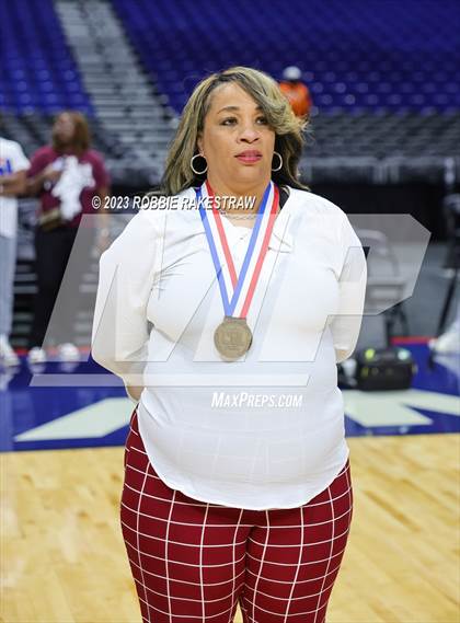Thumbnail 2 in Pearland vs. DeSoto (UIL 6A Basketball State Semifinal Medal Ceremony) photogallery.
