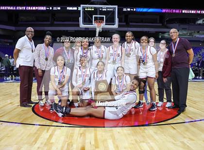 Thumbnail 2 in Pearland vs. DeSoto (UIL 6A Basketball State Semifinal Medal Ceremony) photogallery.