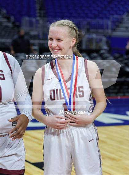 Thumbnail 3 in Pearland vs. DeSoto (UIL 6A Basketball State Semifinal Medal Ceremony) photogallery.