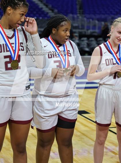 Thumbnail 1 in Pearland vs. DeSoto (UIL 6A Basketball State Semifinal Medal Ceremony) photogallery.