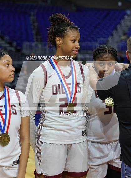 Thumbnail 2 in Pearland vs. DeSoto (UIL 6A Basketball State Semifinal Medal Ceremony) photogallery.