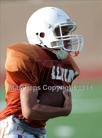 Thumbnail 1 in South Houston Freshman B @ Alvin Freshman White photogallery.