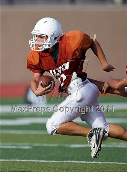 Thumbnail 3 in South Houston Freshman B @ Alvin Freshman White photogallery.