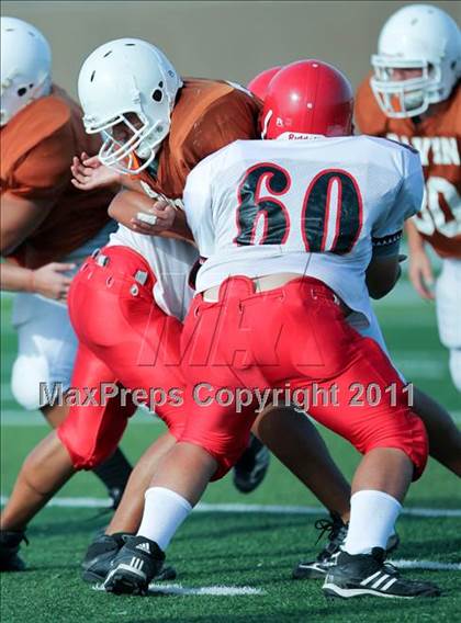 Thumbnail 3 in South Houston Freshman B @ Alvin Freshman White photogallery.