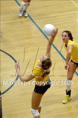Thumbnail 2 in Mira Costa vs Redondo Union (D2-AA Section Final) photogallery.