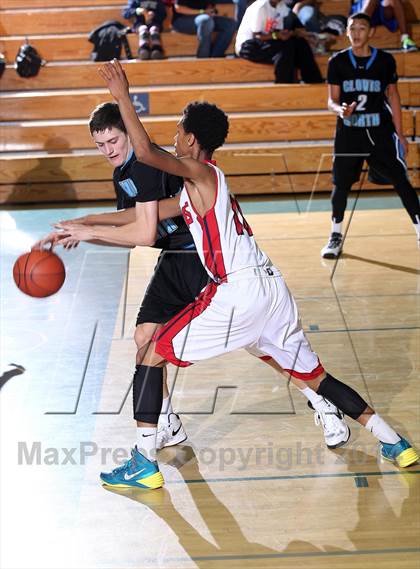 Thumbnail 3 in Clovis North vs. Pleasant Grove (Adidas Challenge) photogallery.