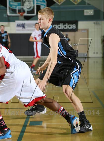 Thumbnail 2 in Clovis North vs. Pleasant Grove (Adidas Challenge) photogallery.