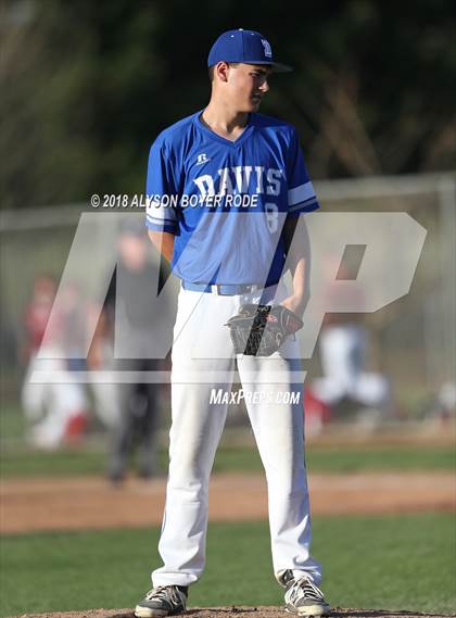 Thumbnail 2 in Davis vs. Tracy (The Boras Classic) photogallery.