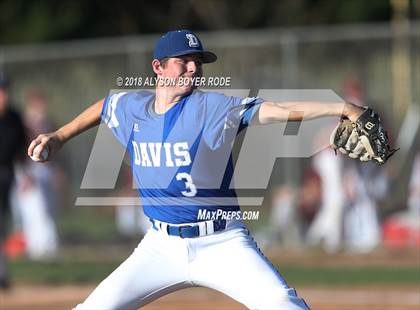 Thumbnail 2 in Davis vs. Tracy (The Boras Classic) photogallery.