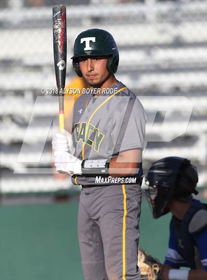Thumbnail 3 in Davis vs. Tracy (The Boras Classic) photogallery.