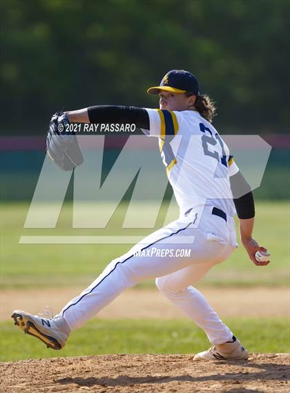 Thumbnail 2 in Shoreham Wading River vs Center Moriches photogallery.
