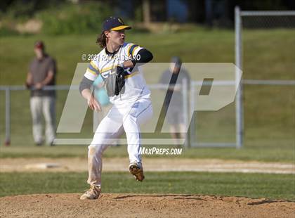 Thumbnail 2 in Shoreham Wading River vs Center Moriches photogallery.