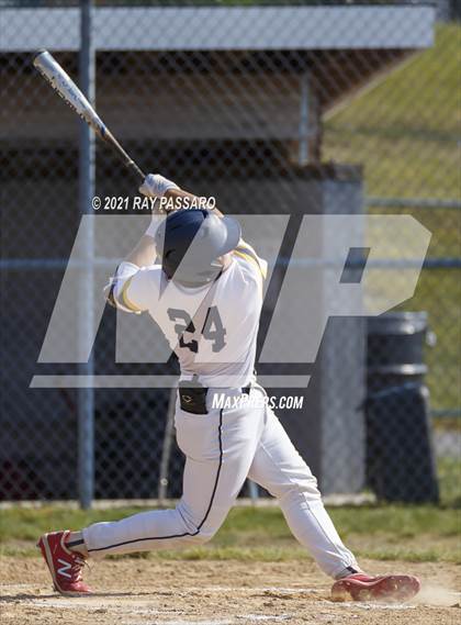 Thumbnail 3 in Shoreham Wading River vs Center Moriches photogallery.